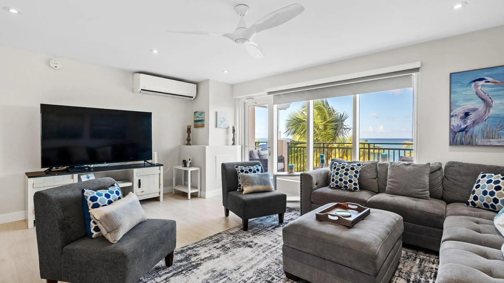 Luxury Condo Near San Juan location