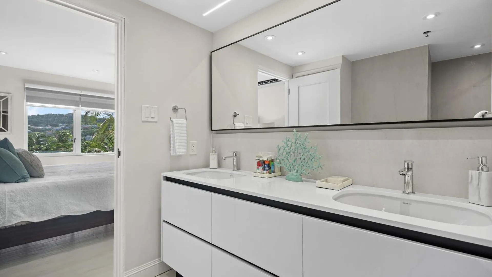 Luxury Condo Near San Juan Rio Grande Apartment
