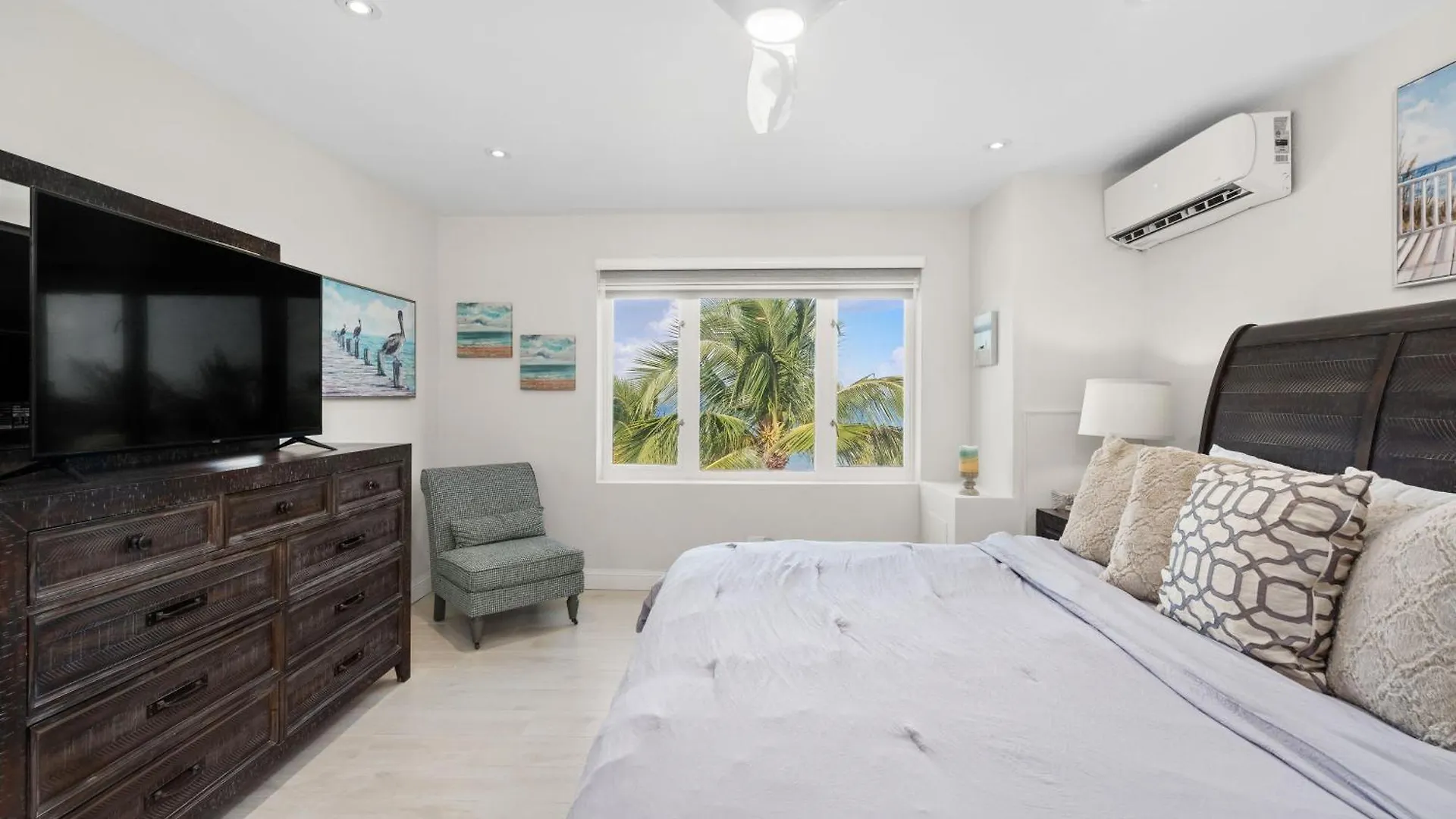 Luxury Condo Near San Juan Rio Grande Apartment