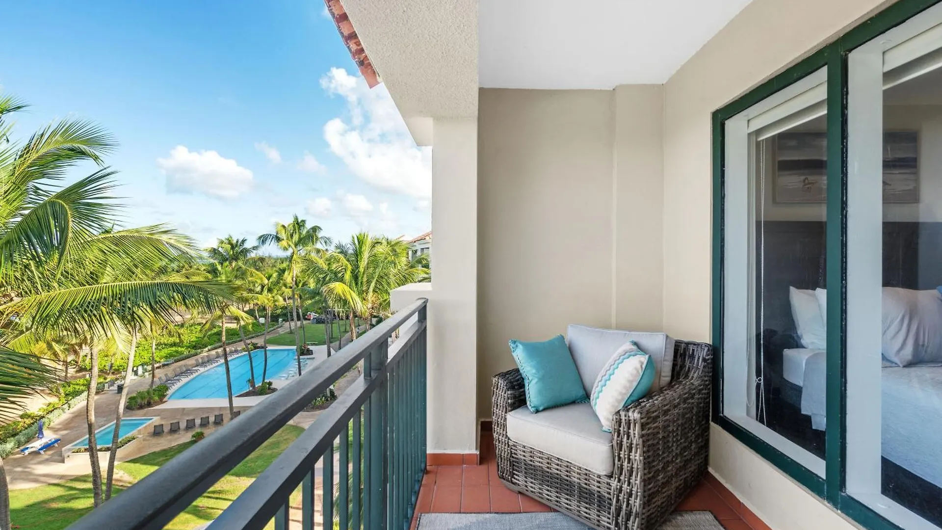 Luxury Condo Near San Juan Rio Grande Apartment